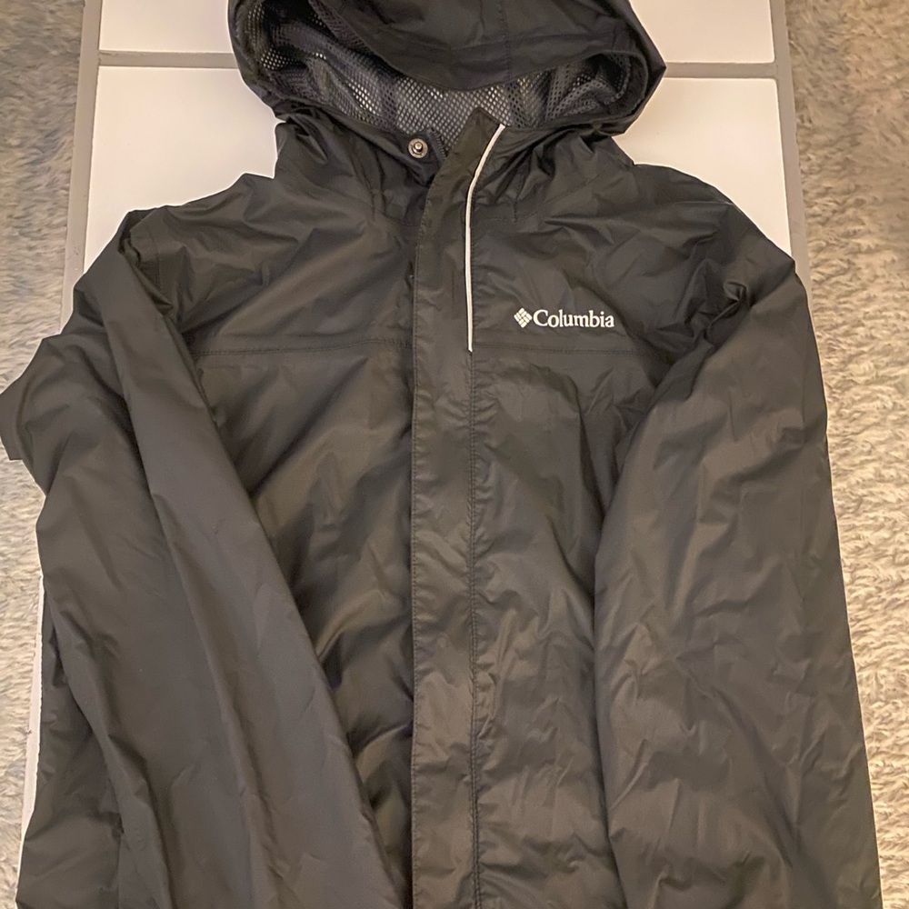 Columbia Watertight Rain Jacket Boys Large. Reflective. Black. Gently used.
